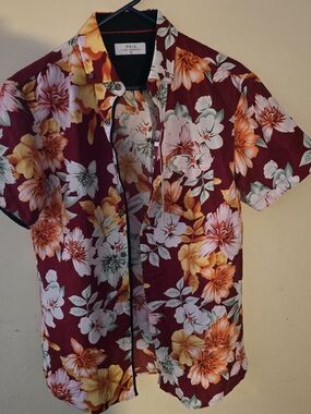 WEIV Los Angeles Floral Button Down Shirt Men Small NWT Summer Vacation Shirt